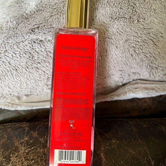 Strawberry Cheesecake Fragrance Mist 8 oz - Picture 2 of 5